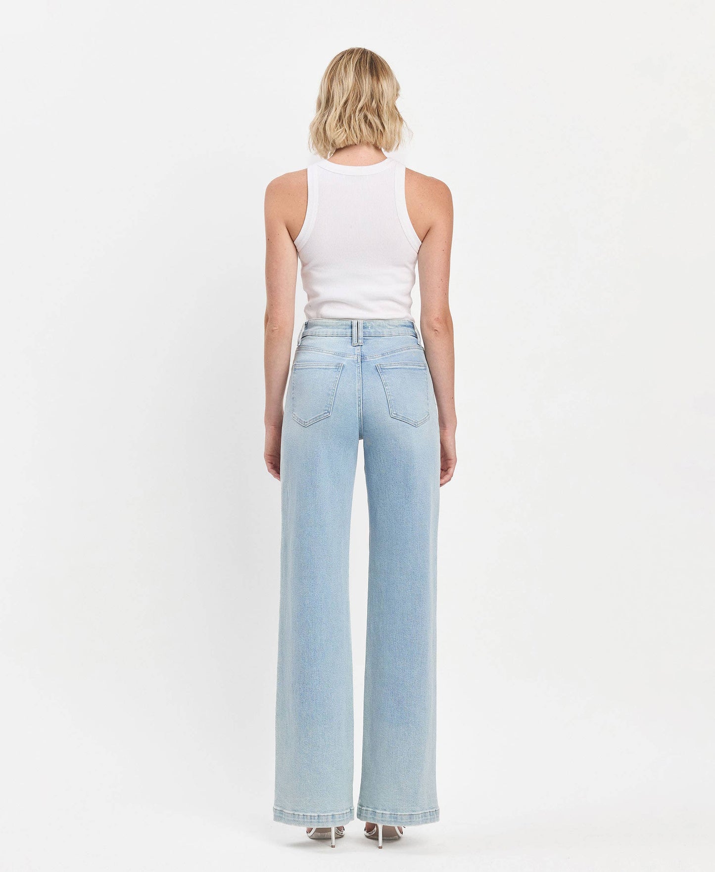 HIGH RISE FULL LENGTH LIGHT WASH WIDE LEG JEANS V3468
