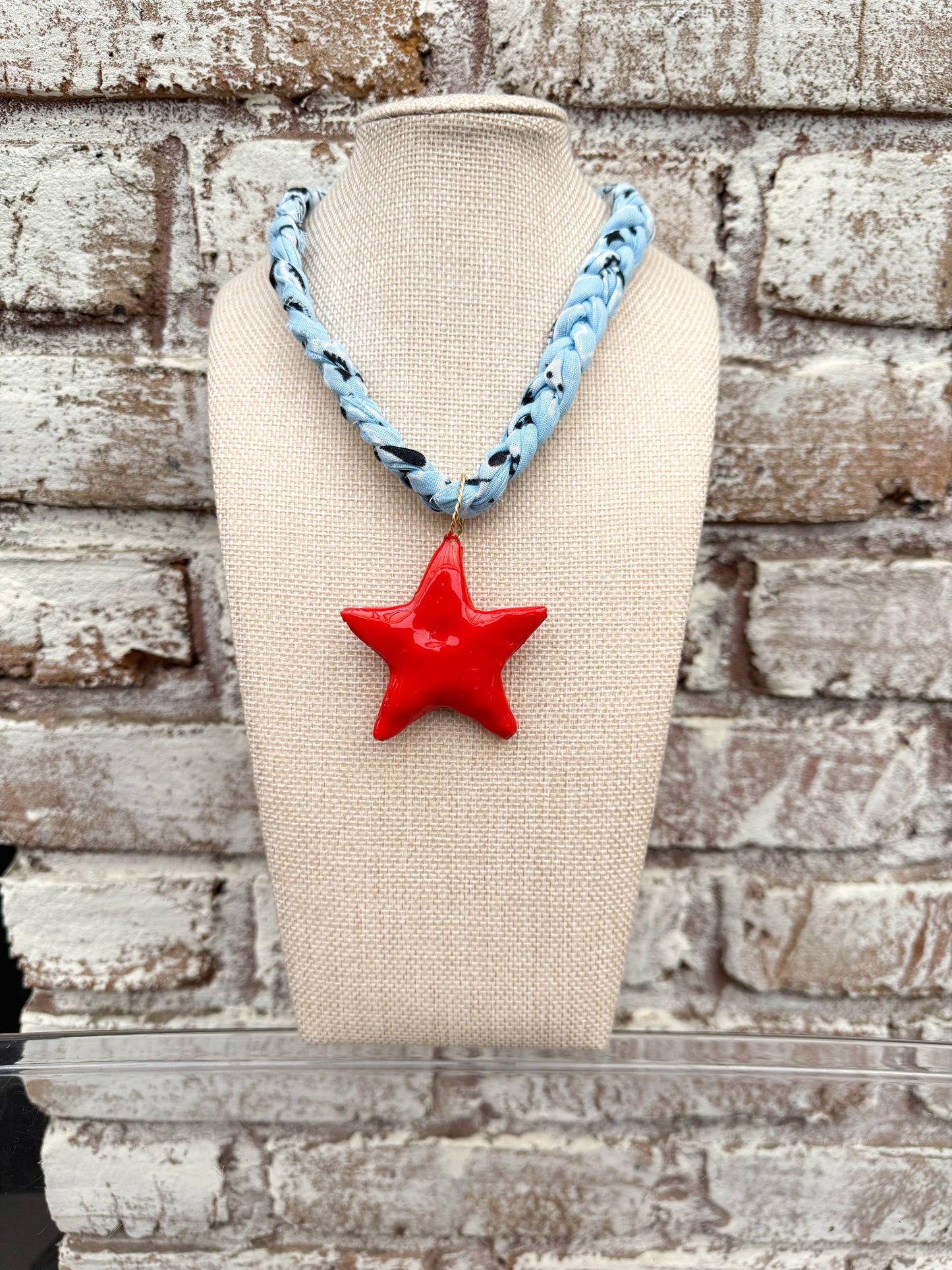 Chunky Powder  Bandana with Red Star Necklace 