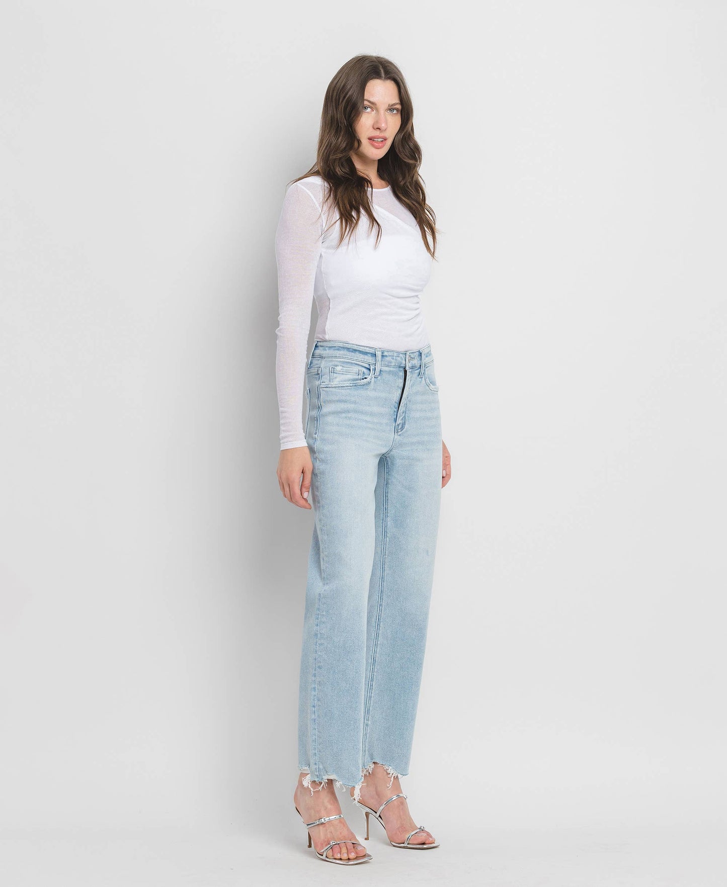 HIGH RISE SLIM WIDE JEANS