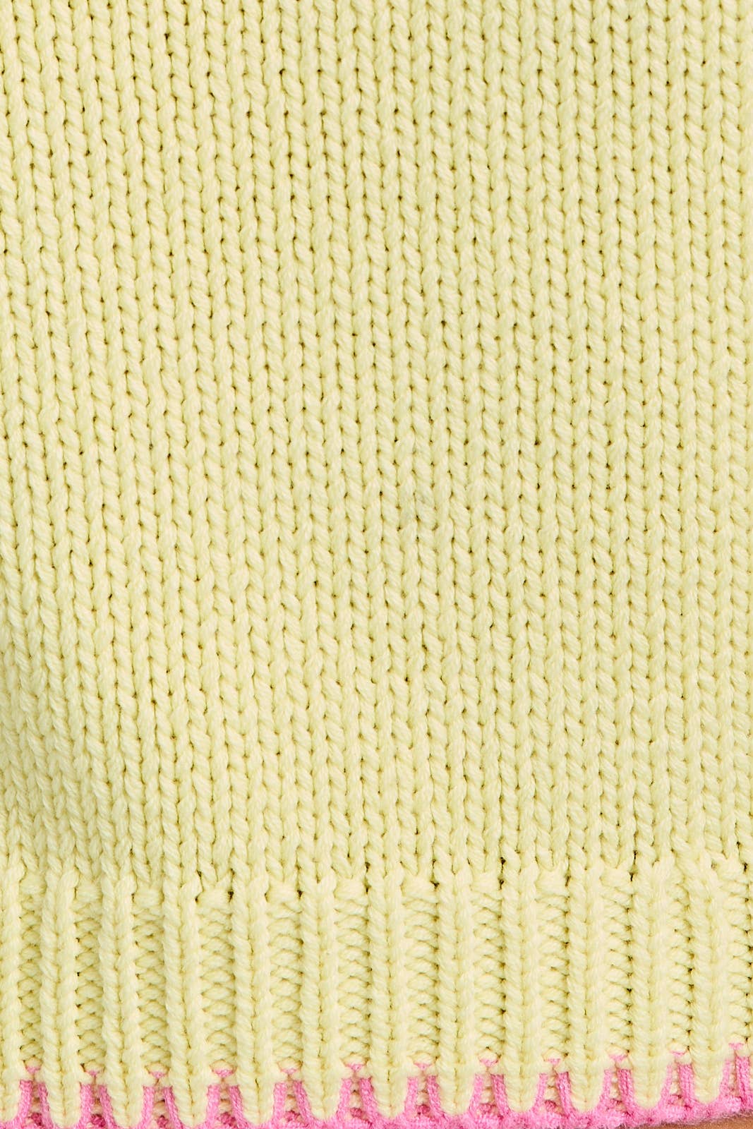 SLEEVELESS SWEATER